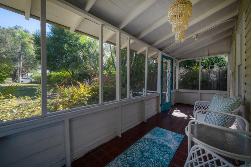 Serene Beachy Bungalow With Large Screened Porch! Тампа Екстериор снимка