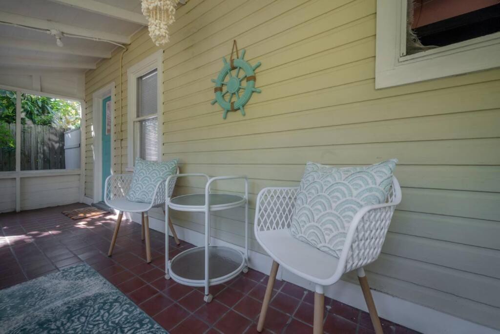 Serene Beachy Bungalow With Large Screened Porch! Тампа Екстериор снимка
